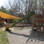 Klettergerüst und Sand