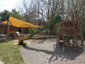 Klettergerüst und Sand